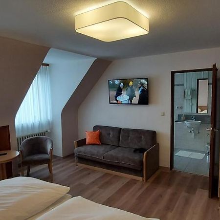 Hotel Astoria Bergrheinfeld Bagian luar foto